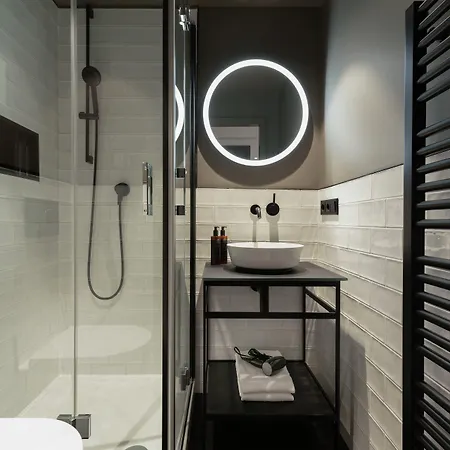 The Adams - Self Check In Otel 3*