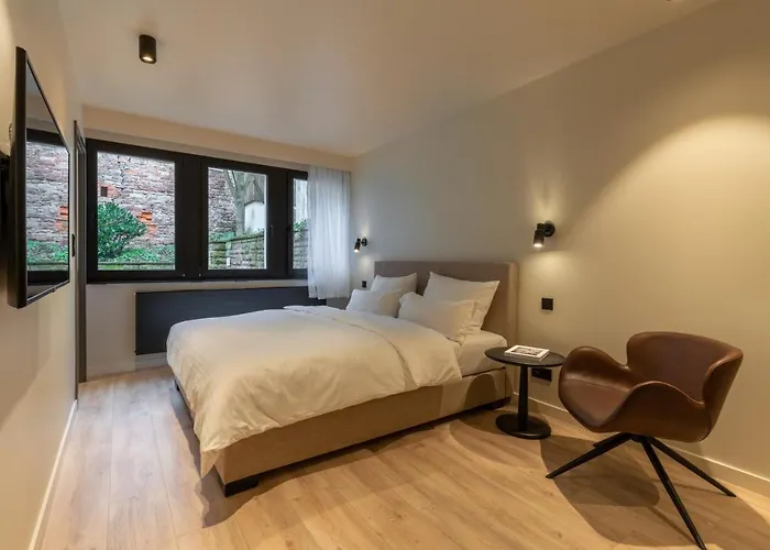 The Adams - Self Check In بادن بادن