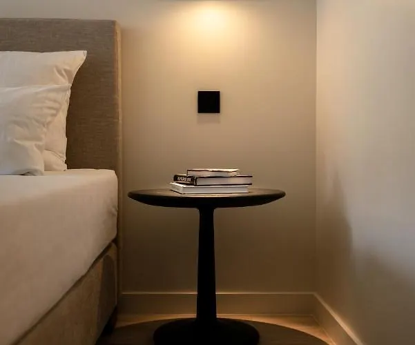 The Adams - Self Check In 3*